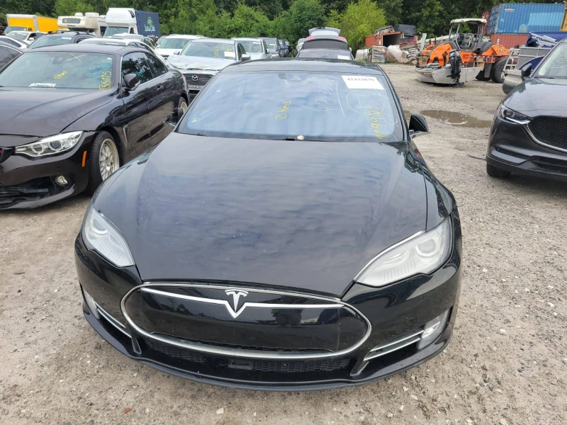 Tesla model S  P85D